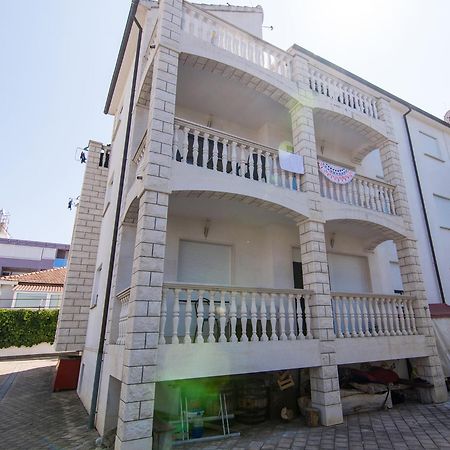Apartments Lovric 特罗吉尔 外观 照片